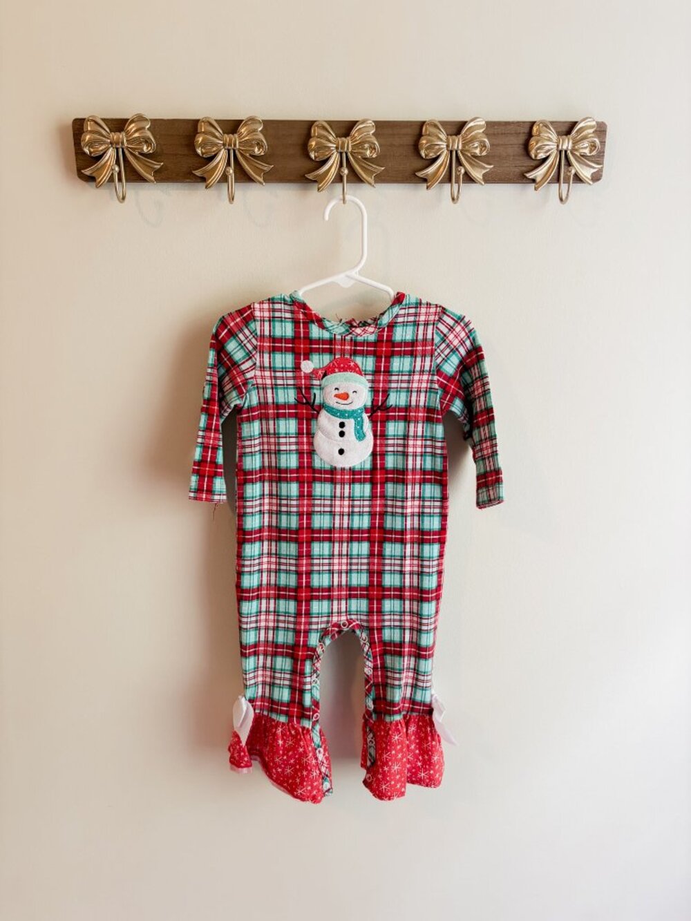 Ricrac & Ruffles Size 18M Plaid Christmas Baby Onesie with Snowman